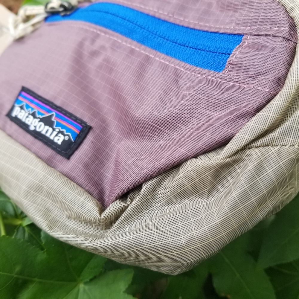 Patagonia Ultralight Black Hole Mini Hip Pack Fanny 1 Liter- Husk Tan NEW - Picture 4 of 7